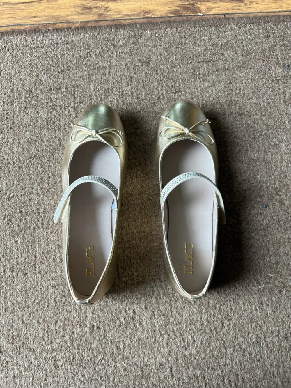 The children’s place Girls' Gold Mary Jane Ballet Flats with Bow size 3
